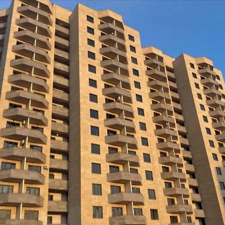 Beautiful Apartment With 3 Balconies In The Center Of Yerevan Luaran gambar
