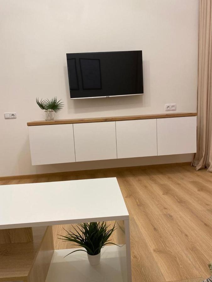 Beautiful Apartment With 3 Balconies In The Center Of Yerevan Luaran gambar