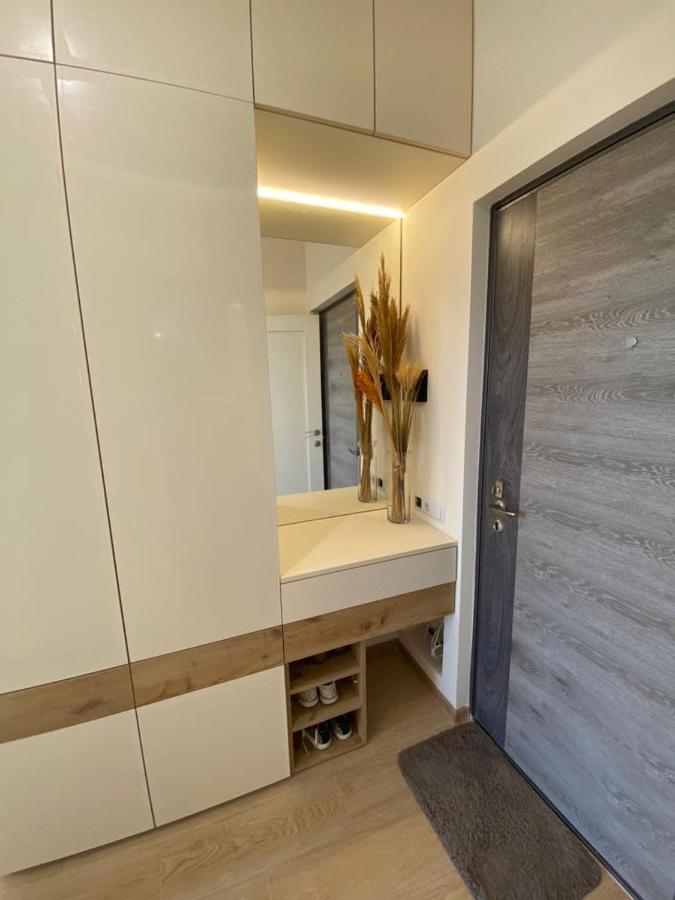 Beautiful Apartment With 3 Balconies In The Center Of Yerevan Luaran gambar